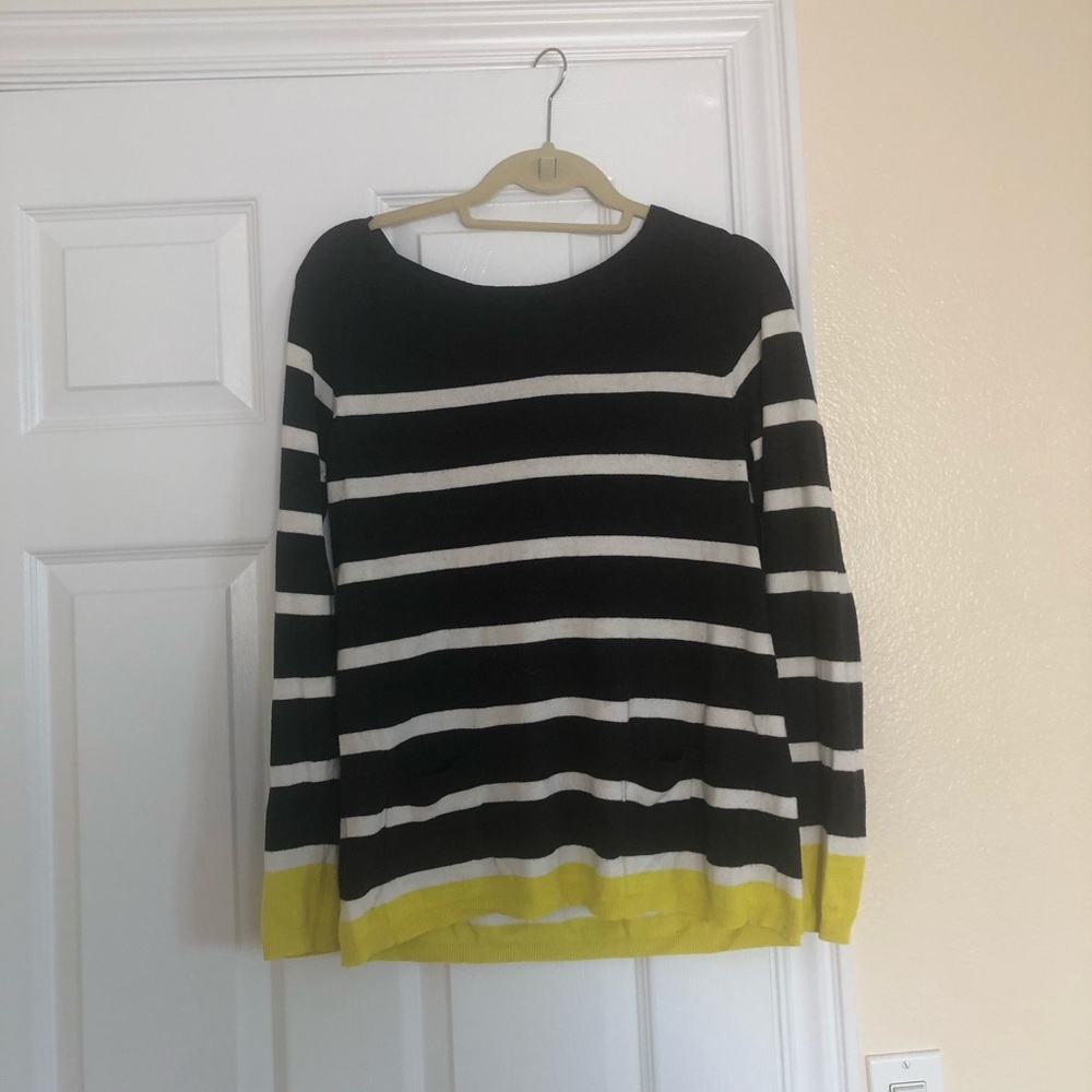 LOFT sweater/sweatshirt